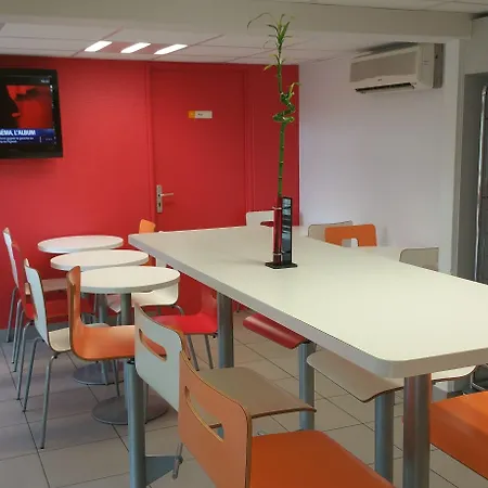 Premiere Classe Rouen Sud Oissel 酒店 *