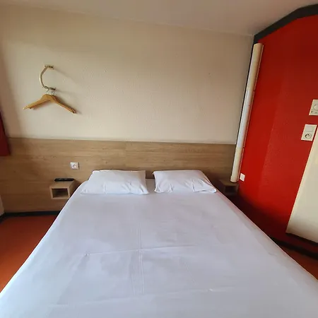 Premiere Classe Rouen Sud Oissel 酒店 *